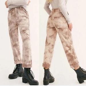 We the Free Madison utility tye dye cargo jeans womens size 25